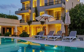 Avanti Hotel & Spa